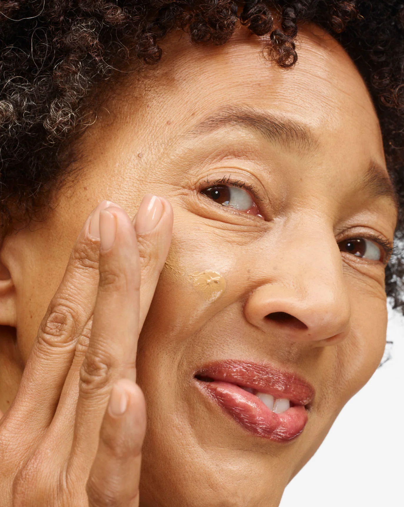 Stretch Fluid Foundation - Image 126